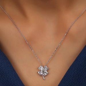 14k Gold Clover Necklace Pendant,Pure Gold Necklace for Her, Gold Love Necklace, Heart Pendants Gift for Mom