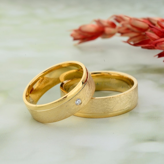 36 Gorgeous Unique Wedding Bands That'll Steal The Show