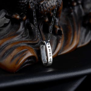 Dije personalizado, collar personalizado para hombre, colgante grabado en plata de ley 925k para hombre, collar oxidado, regalo de collar personalizado