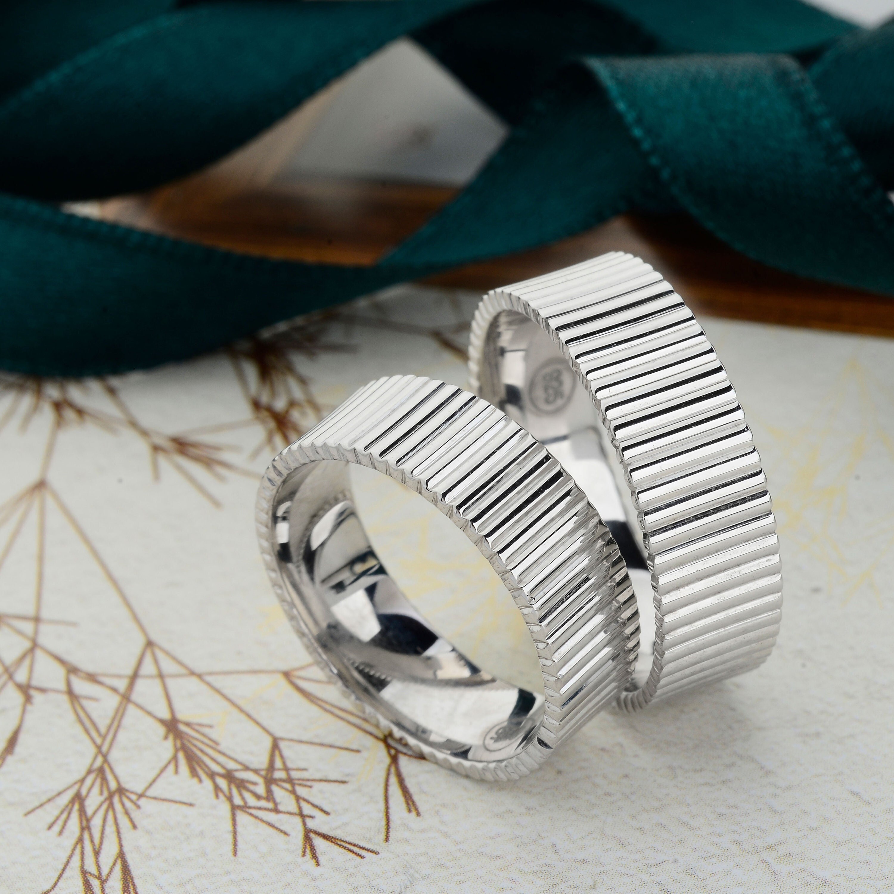 White Gold Wedding Bands Set, Couple rings, Traditional Wedding Band Se, Wedding Band His and Hers, Wedding Rings Woman