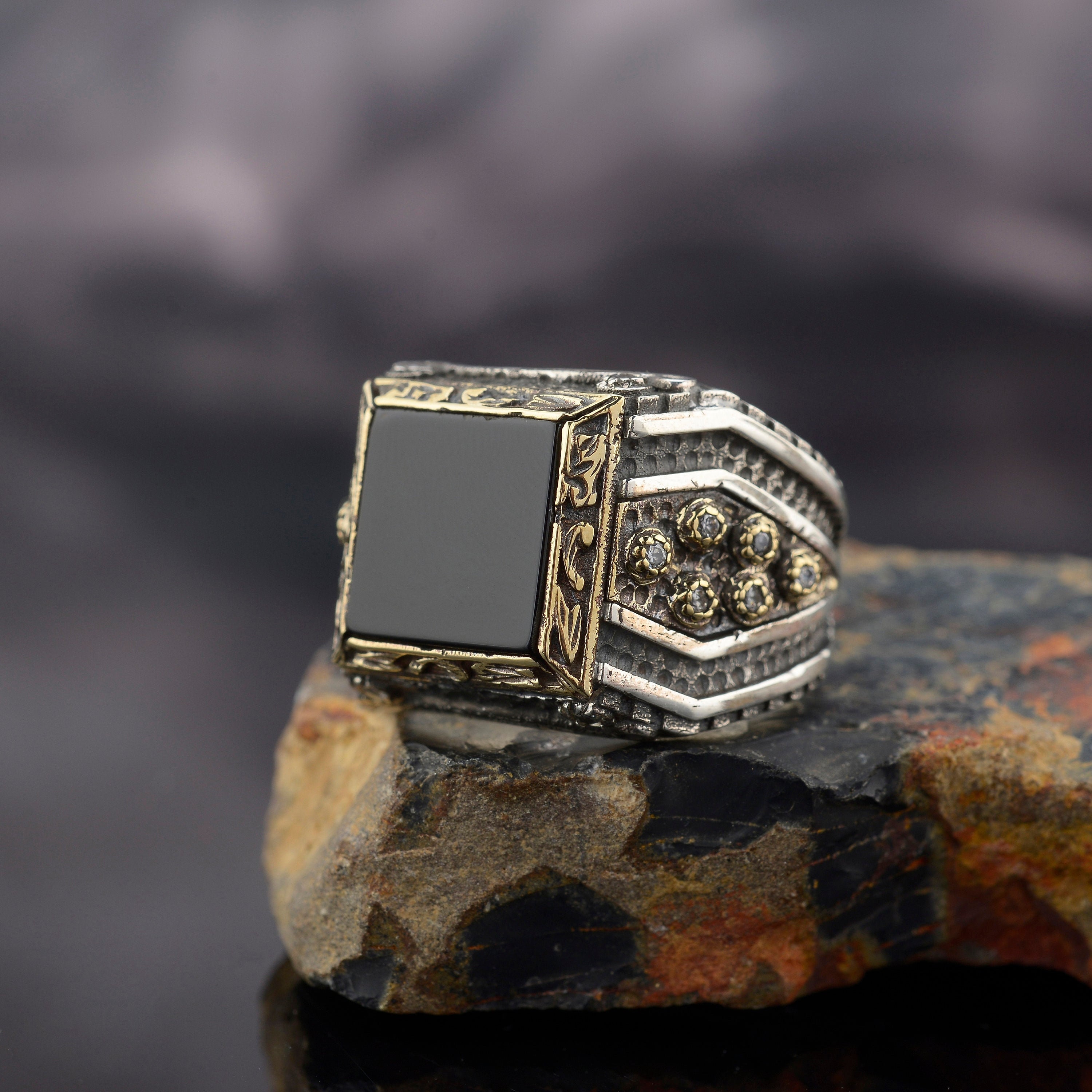 Anello sigillo in argento con onice nera: anello in argento 925 Anello sigillo in argento con onice nera: anello in argento 925