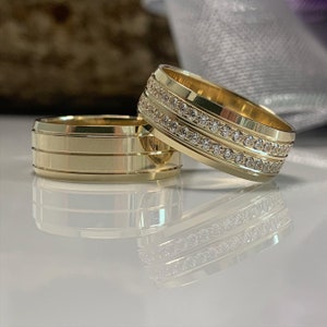 4k gold wedding bands
Unique wedding bands
Everlasting love and connection
Couple rings
Matching wedding band set