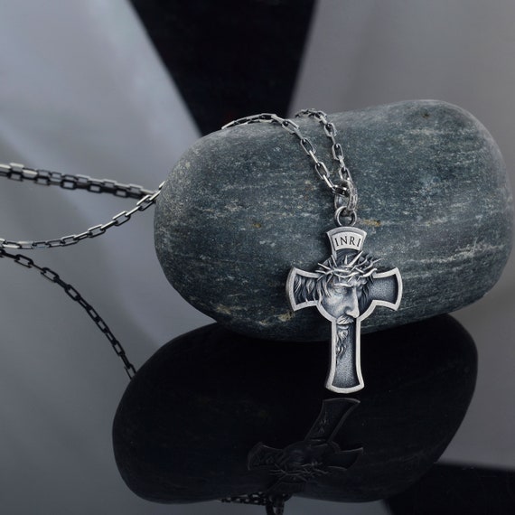 Collana Croce San Benedetto Blu Elegante, 4 x 2 cm (1.42 x 0.79 INC