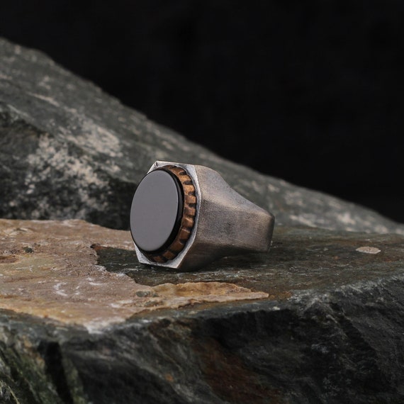Sterling Silver Men's Bezel Onyx Textured Band Ring Sterling Silver Men's Bezel Onyx Textured Band Ring