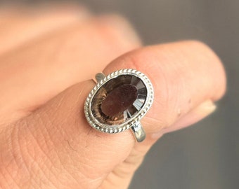 Anillo ovalado de cuarzo ahumado: anillo de promesa de plata de ley 925