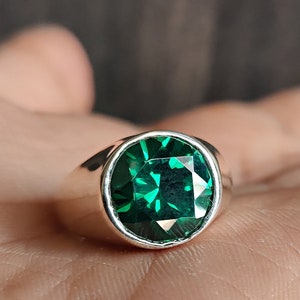 Diamond Cut Emerald Signet Ring - Statement Ring for Men Women - 925 Sterling Silver Ring-  22k Gold fill - Gift for Partner - Summer Gift