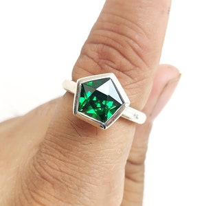 Emerald Star Ring, Promise Ring, 925 Sterling Silver Ring, Handmade Jewelry, May Birthstone, Gemstone Ring, Birthday Gift