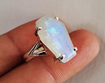 Anello della bara, Anello di pietra di luna, Anello di pietra preziosa, Anello in argento sterling massiccio 925, Anello di dichiarazione, Anello fatto a mano, Anello di pietra di luna della bara, Anello regalo