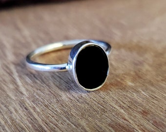 Anello in onice nero, anello in argento sterling massiccio 925, riempimento in oro 22k, anello da donna, anello in onice, anello in pietra nera, anello fatto a mano, anello regalo