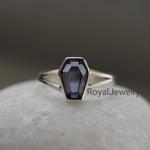 Winziger Tansanit Ring, Tansanit Ring, kleiner Edelstein Ring, Handgemachter Ring, 925 Sterling Silber Ring, Geschenk für Halloween
