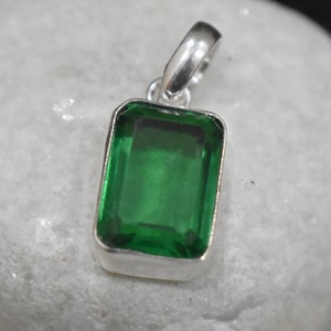 Colgante de esmeralda, colgante de piedra preciosa, colgante de plata de ley maciza 925, colgante de cuarzo esmeralda verde, colgante para mujer, colgante hecho a mano