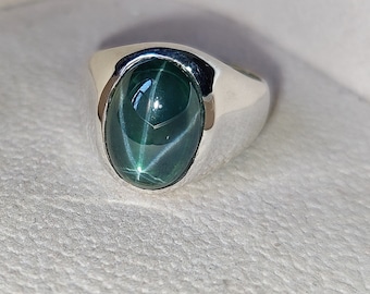 Oval Emerald Green Star Sapphire Signet Ring, 925 Sterling Silver Ring, Unique Vintage Emerald Ring, Boho Statement Ring, Emerald Ring