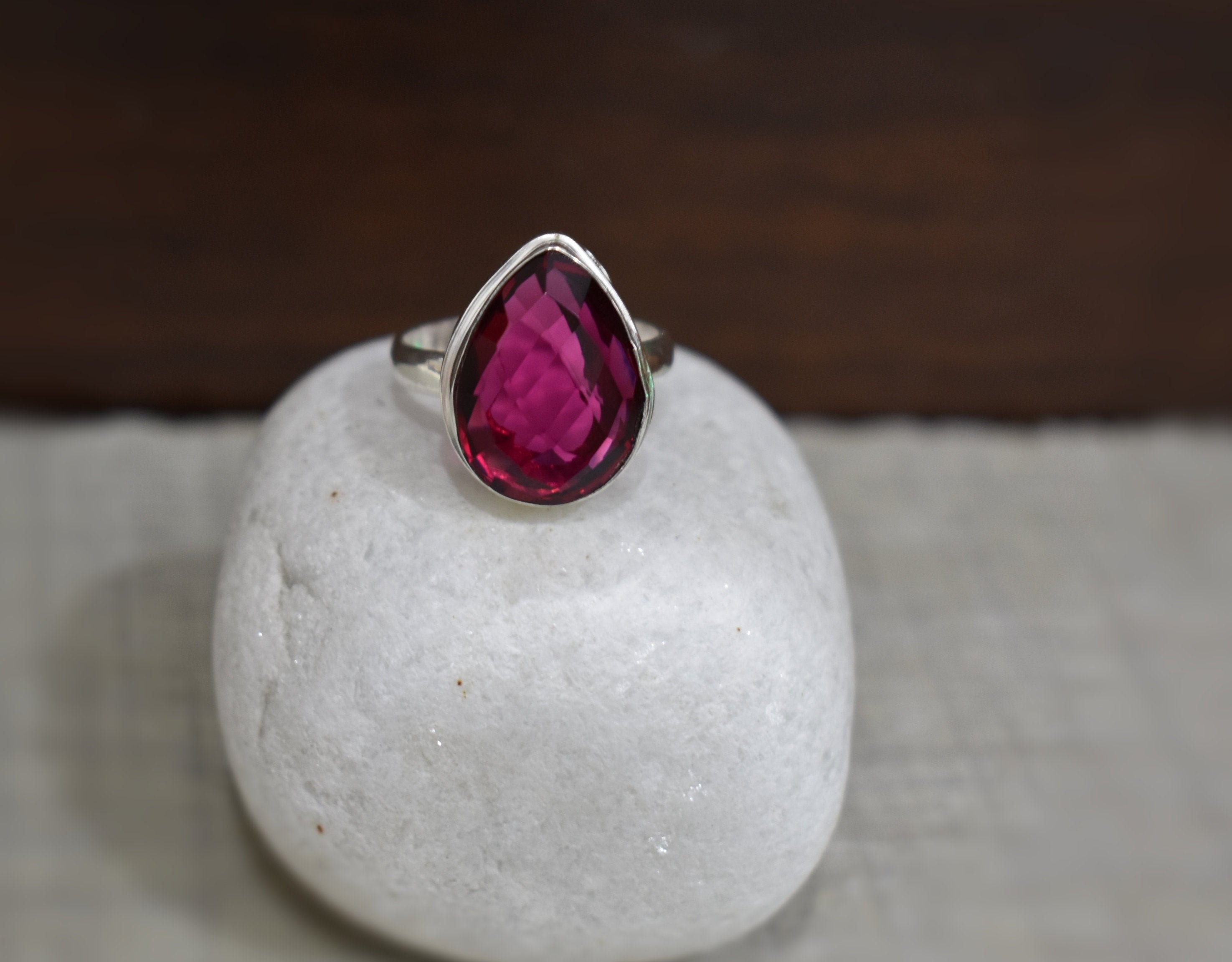Rosa Turmalin Silberring, Geschenk unter 30 Dollar, Turmalinquarzring, Sterlingsilberring, Edelsteinring, Geschenkring, handgemachter Ring