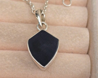 Colgante de ónix negro hermoso natural Colgante de plata de ley 925, piedra preciosa de ónix negro hecha a mano, joyería colgante en forma de escudo, regalo para mujeres