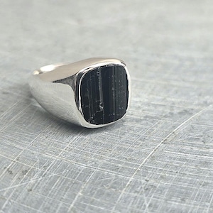 Zwarte toermalijn zegelring - 925 sterlingzilveren ring - kussen edelsteenring voor heren - Vaderdagcadeau - zwarte toermalijn beloftering