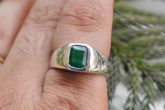 Lab Emerald Men's 9x7mm Emerald-cut ring - 14K White Gold |JewelsForMe