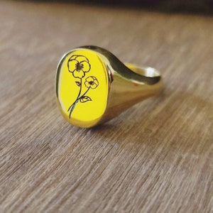 Birth Flower Signet Ring, Engraved Ring, Mother&#39;s Day Gift, Floral Ring, Women Ring, Gift for Mom, Handmade Jewelry