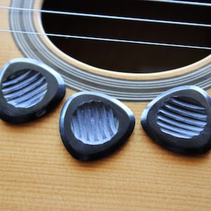 Set of 3 GP-3039 Tone-Master Buffalo Horn guitar picks