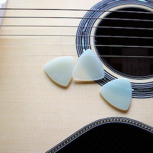 Set of 3 GP-2095 Resin Tone-Master guitar picks