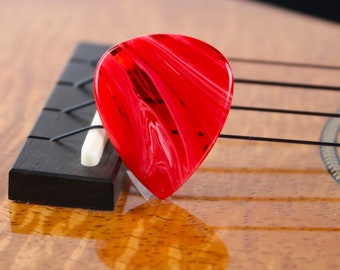 Catalin guitar pick-GP-3028 Candy Apple 2024 - High gloss polish (Free US shipping for 2 or more orders!)