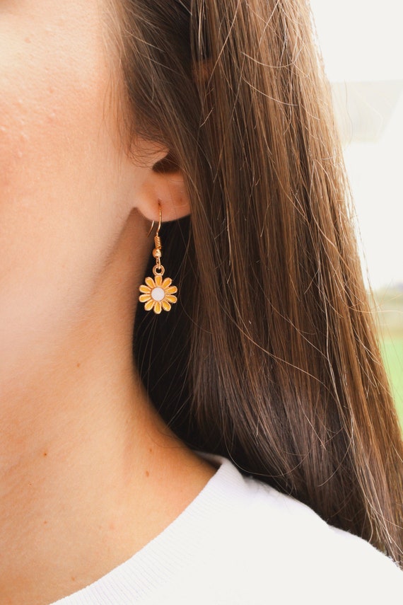 Daisy sale dangle earrings