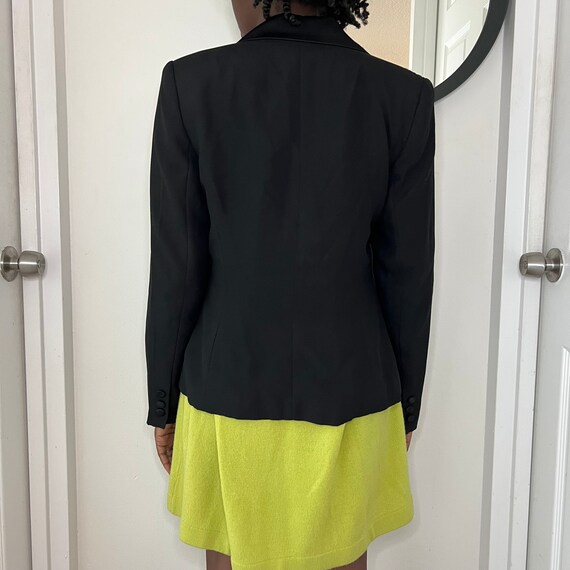 Size 6 Vintage black blazer with sateen collar - image 4