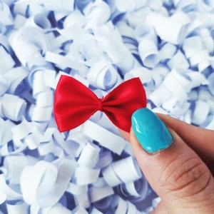10 papillon rossi, 1,5 pollici, mini fiocco artigianale, costume da bambola, fiocco di favore, fiocco per costumi, applique con fiocchi rossi, fiocco da cucire, fiocchi per le vacanze, piccola applique