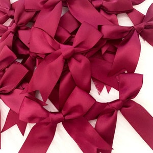 10 grandi fiocchi di raso rosso vino 3,5 pollici XL, fiocchi di nastro rosso scuro, sfrangiati fatti a mano, fiocchi regalo favore di partito, grandi fiocchi regalo di raso Decor