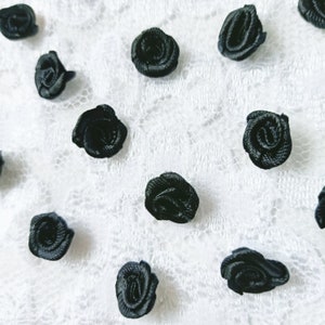 ブラックローズ（25個/50個）、1/2インチサテンローズ、ブラックローズ、ランジェリー、DIYクラフト用品、花のクラフト、人形作り、クラフト装飾