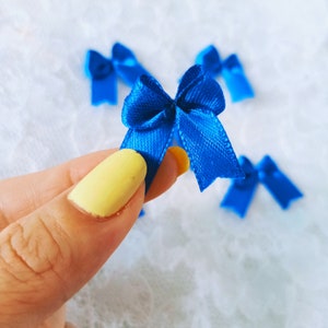 Nœuds royaux bleus avec / sans perle (12/25/50 pcs),Bow d’invitation,Nœud de lingerie,Fourniture de mariage,Fabrication de cartes,Nœuds d’étiquettes cadeaux,Avant-la-loi