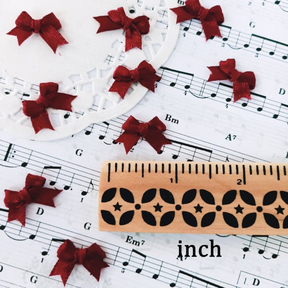 100 Mini Nœuds En Satin Rouge 2,5cm - Pour DIY, Mariage, Cadeaux | Lot économique