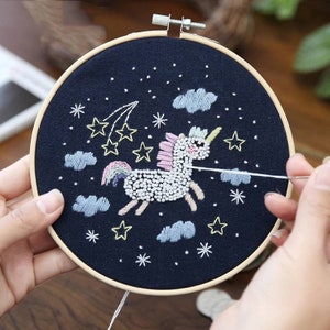 Kit completo de bordado de ANIMAIS DE DESENHO ANIMADO, aro de bambu de 6 polegadas, conjunto de presente para alívio do estresse, conjunto de presente de feriado, decoração de quarto de bebê, presente de bordado DIY para criança