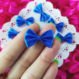 12 papillon reali blu, fiocchi da 1 pollice, mini fiocchi artigianali, fiocchi di raso blu, archi decorativi bomboniera, piccoli fiocchi per l'artigianato, fiocchi a nastro blu, creazione di carte