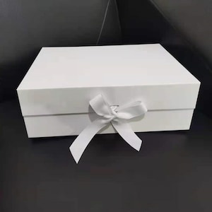 Luxury Gift Box|Magnetic Gift Box|Bridesmaid Maid of Honour gift box|Best man gift box|Personalised Name Box|Birthday Box|Groomsman Box