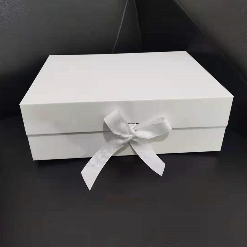 Luxury Gift Box|Magnetic Gift Box|Bridesmaid Maid of Honour gift box|Best man gift box|Personalised Name Box|Birthday Box|Groomsman Box