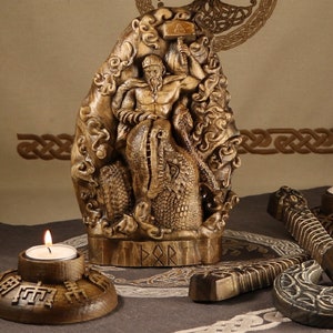 Thor statue Asatru altar Mjolnir Norse pagan Norse mythology Norse gods Viking decor Wood carving Odin Wooden statue Norse decor Thunder god