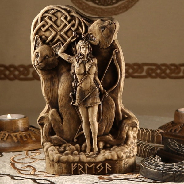 Freyja statue, Freya, Goddess freya statue, Norse gods Norse altar Norse mythology Asatru Wooden statue Norse pagan altar Scandinavian Odin