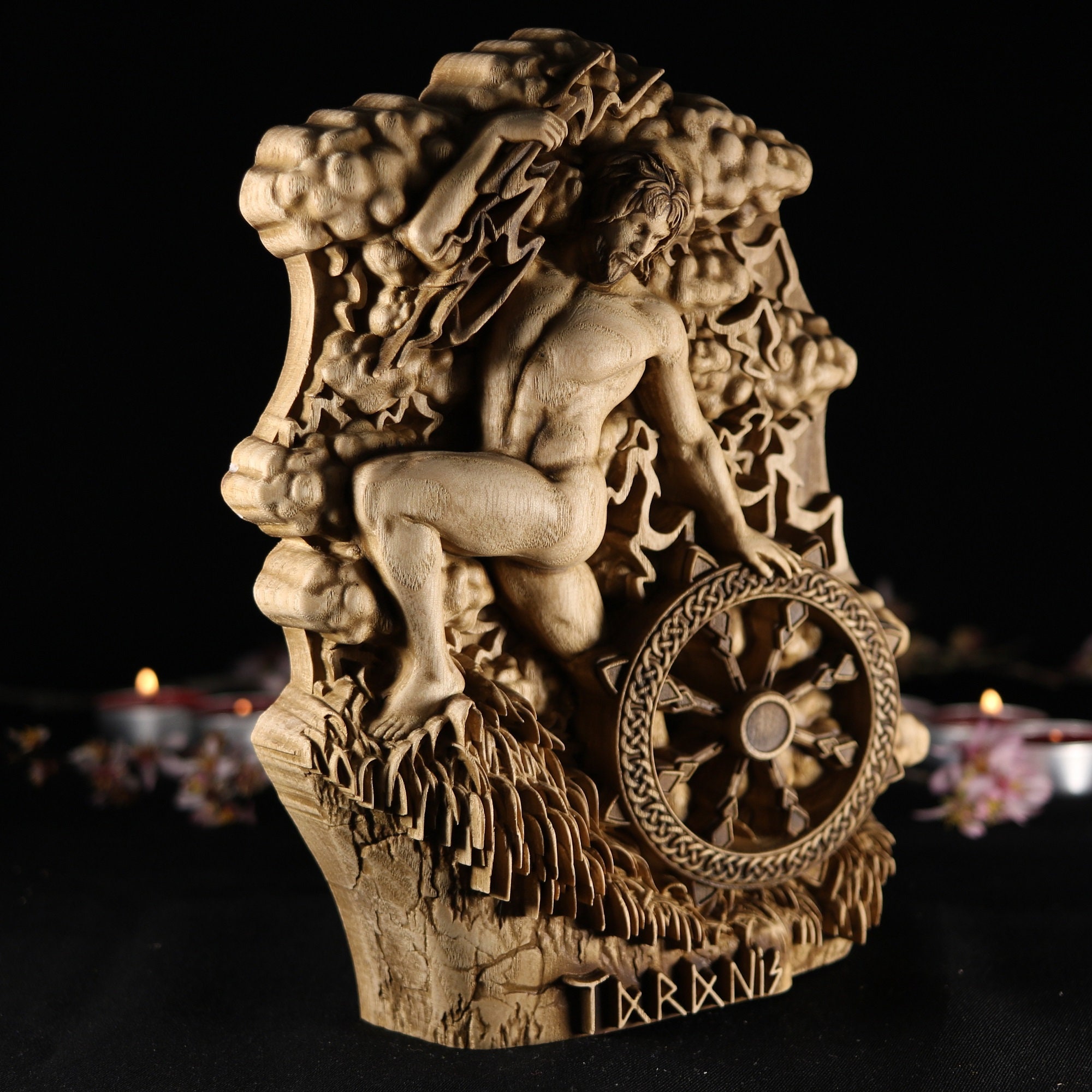 タラニス像：ケルト北欧異教の雷神彫刻木彫りバイキング装飾神話祭壇