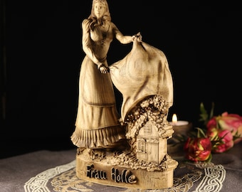 Posąg Frau Holle: dekoracja z drewna jesionowego przedstawiająca germańską boginię zimy