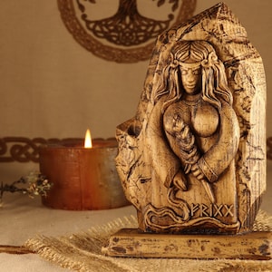 Frigg statue, Wood carving, Pagan goddess statue altar