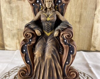 Estatua de la diosa celta: Reina de la Soberanía de madera de fresno