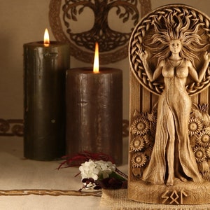 Sunna, Sol, Norse pagan altar statue, Wood carving  Goddess statue sculptures