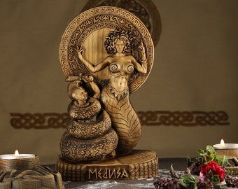 Medusa-standbeeld: gesneden houten Griekse godinkunst