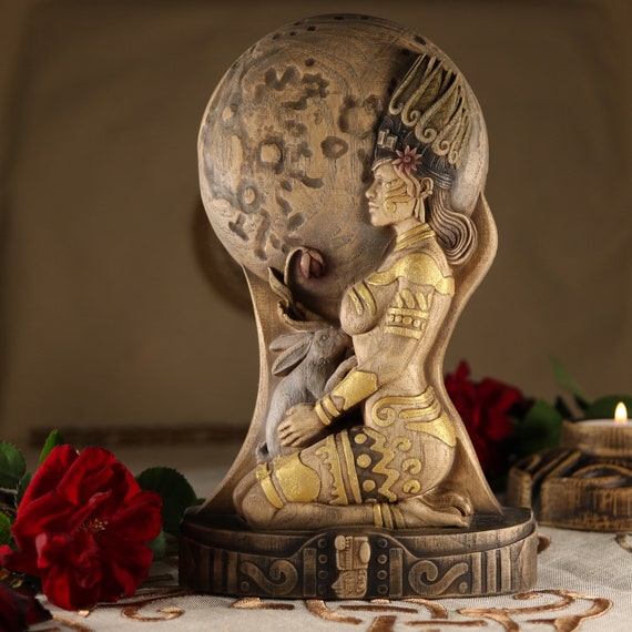 イシュチェル像：マヤの月の女神の木彫り、神聖な女性の祭壇 - Etsy 日本