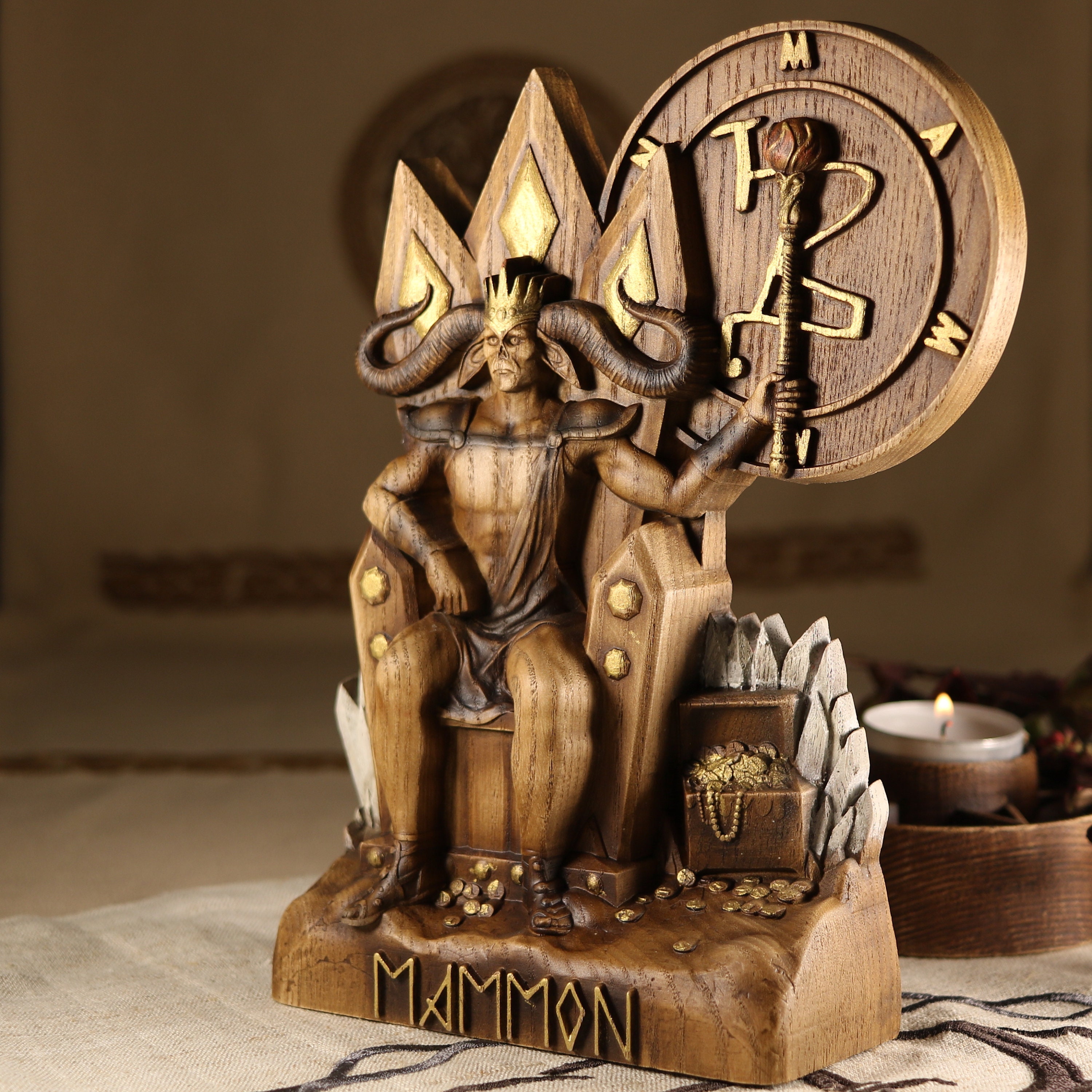 木彫りのマモン像：角のある神の祭壇、オカルトの装飾 - Etsy 日本
