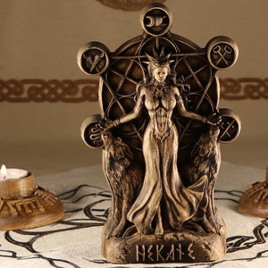 Hekate statue, Hecate statue, Hekate altar, Triple goddess statue Greek goddess Greek sculpture Greek mythology Wiccan altar kit Woodcarving