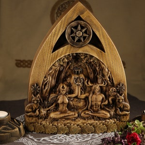 Cernunnos, dieu cornu, déesse lune, statue de la déesse, déesse celtique seigneur et dame, immense statue druide wicca, sculpture en bois mythologie celtique