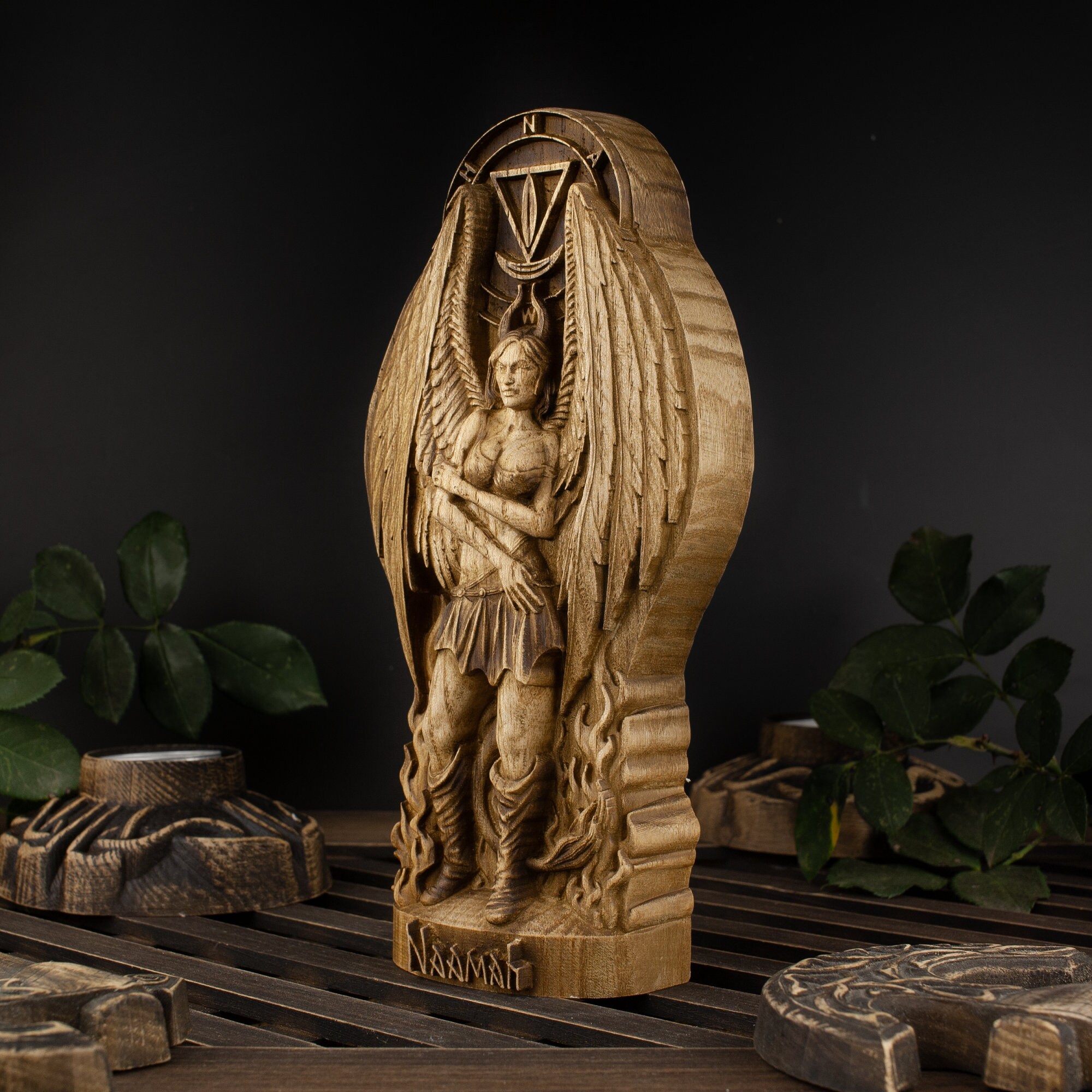 サキュバス・ナアマの木製像：悪魔の異教の祭壇装飾 - Etsy 日本