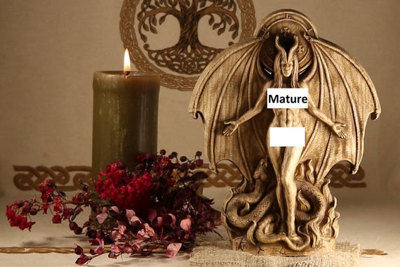 Lilith Statue: Heidnische Göttin aus Holz, Altar Dekoration