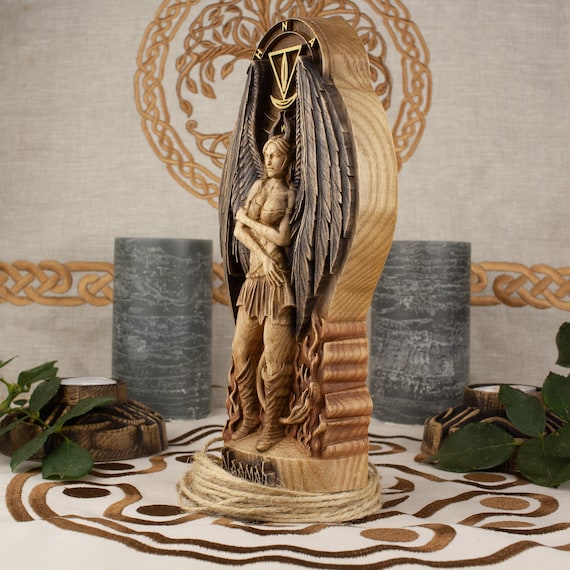 サキュバス・ナアマの木製像：悪魔の異教の祭壇装飾 - Etsy 日本